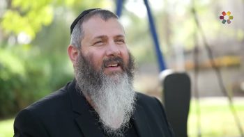 האמונה שמראה לנו שדווקא בחושך יגיע האור