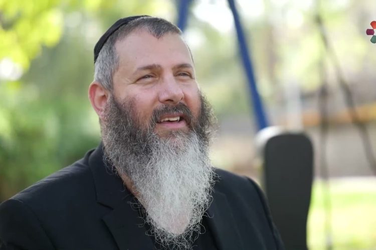 האמונה שמראה לנו שדווקא בחושך יגיע האור